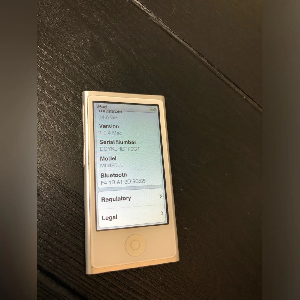 Apple 14GB iPod Nano - 7th Generation Silver - A1446
